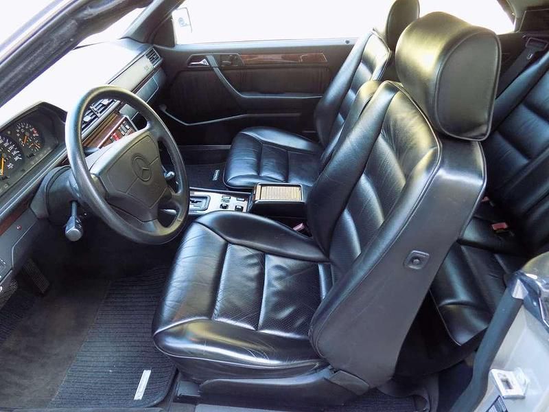 Usata Mercedes E300 220 CV (161 kW) 1993 Argento Cabrio
