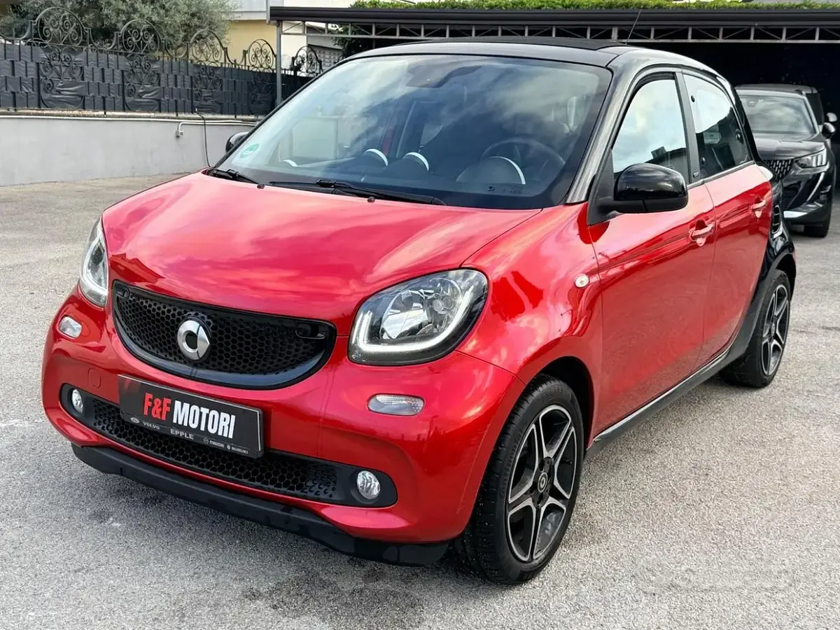Usata Smart ForFour Prime 71 CV (52 kW) 2016 Rosso Utilitaria