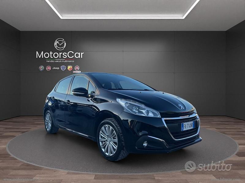 Usata Peugeot 208 Active 82 CV (60 kW) 2017 Nero Utilitaria