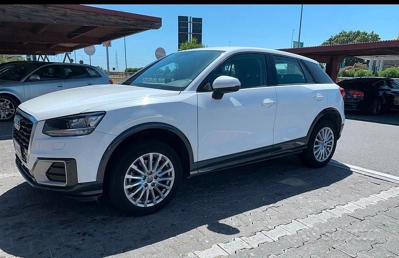 Usata Audi Q2 Business 116 CV (85 kW) 2017 Bianco SUV