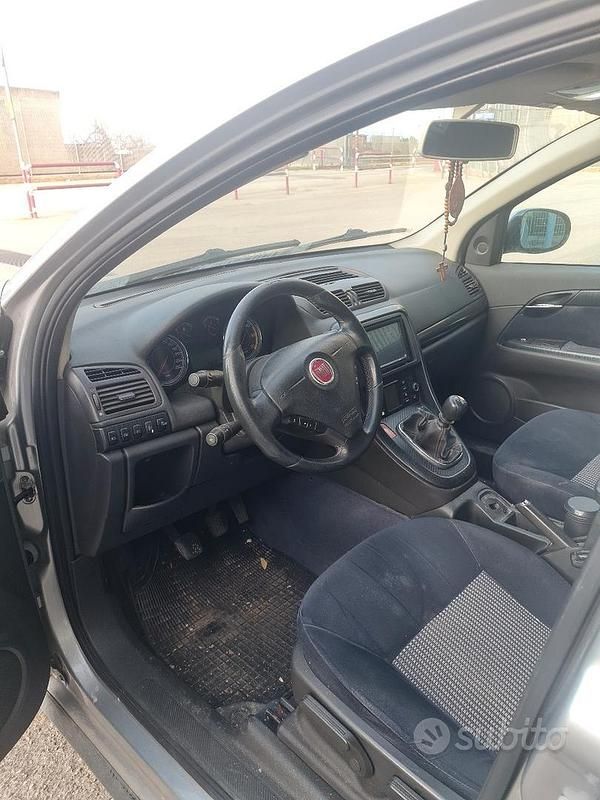 Usata Fiat Croma 150 CV (110 kW) 2008 Grigio Station wagon