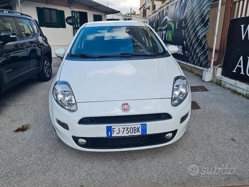Usata Fiat Punto Lounge 95 CV (69 kW) 2017 Bianco Utilitaria