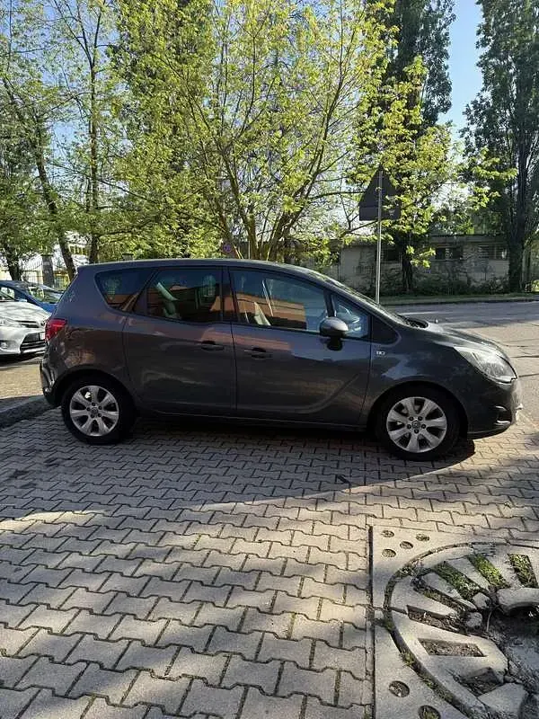 Usata Opel Meriva 95 CV (69 kW) 2011 Grigio Monovolume