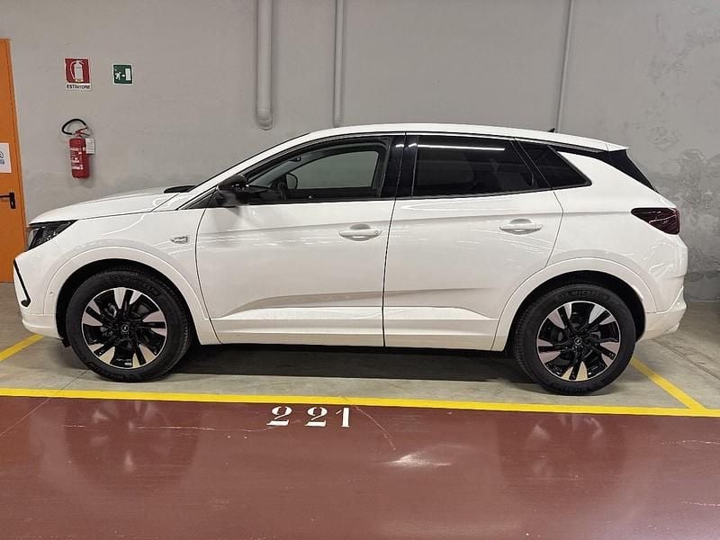 Usata Opel Grandland X Business Elegance 131 CV (96 kW) 2024 Bianco SUV