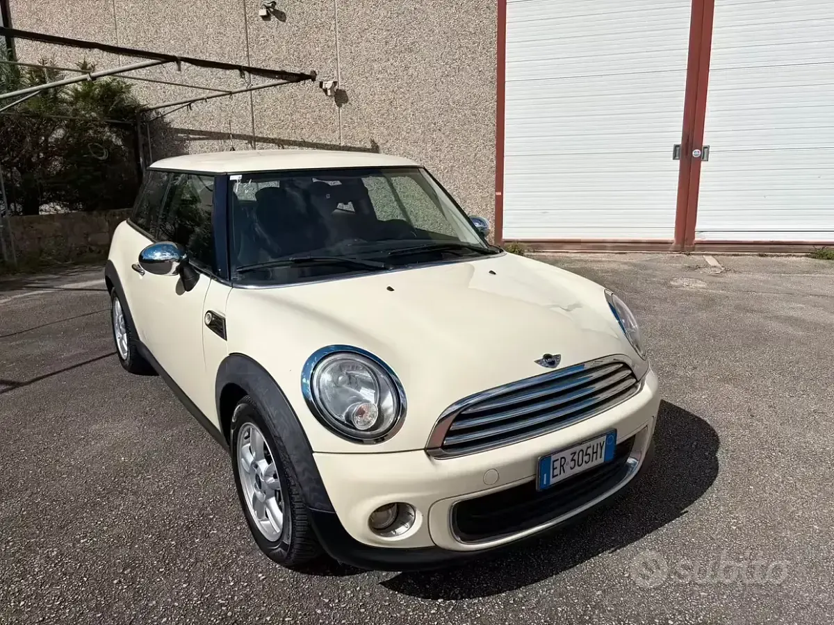Usata Mini ONE 75 CV (55 kW) 2013 Bianco Utilitaria