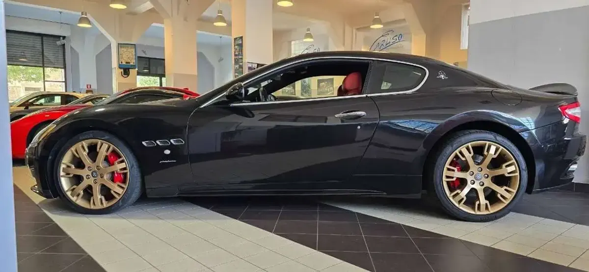 Usata Maserati Granturismo 450 CV (330 kW) 2009 Nero daytona / tetto e inserti Coupé