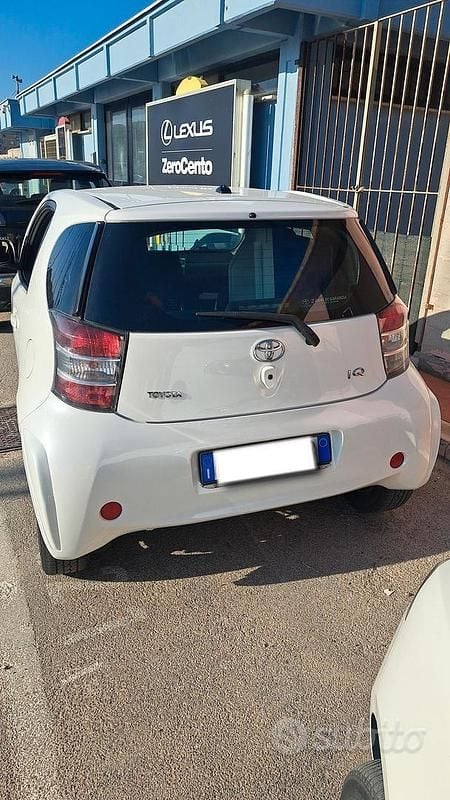 Usata Toyota iQ 98 CV (72 kW) 2009 Bianco Utilitaria