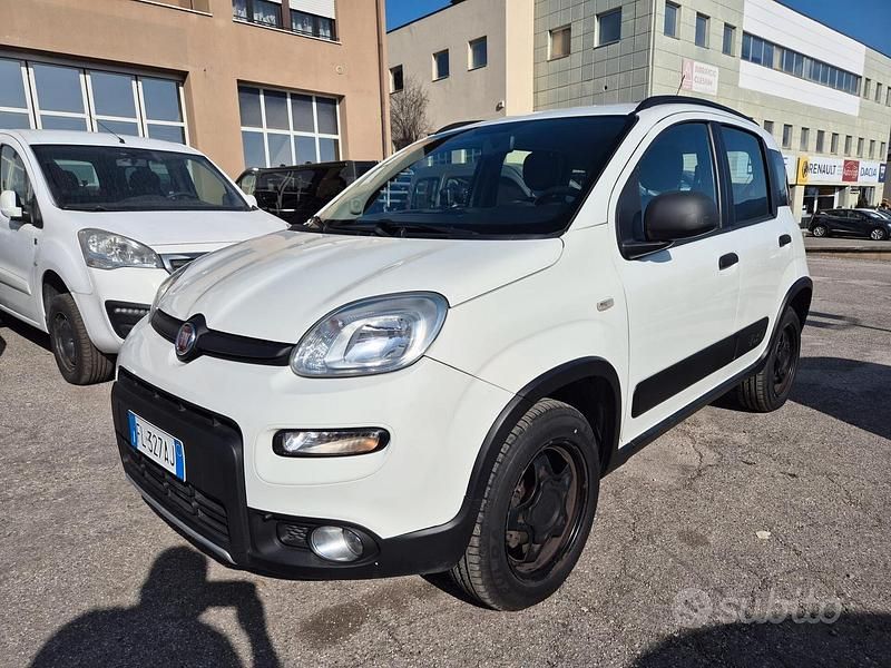Usata Fiat Panda 4x4 85 CV (62 kW) 2017 Bianco Utilitaria