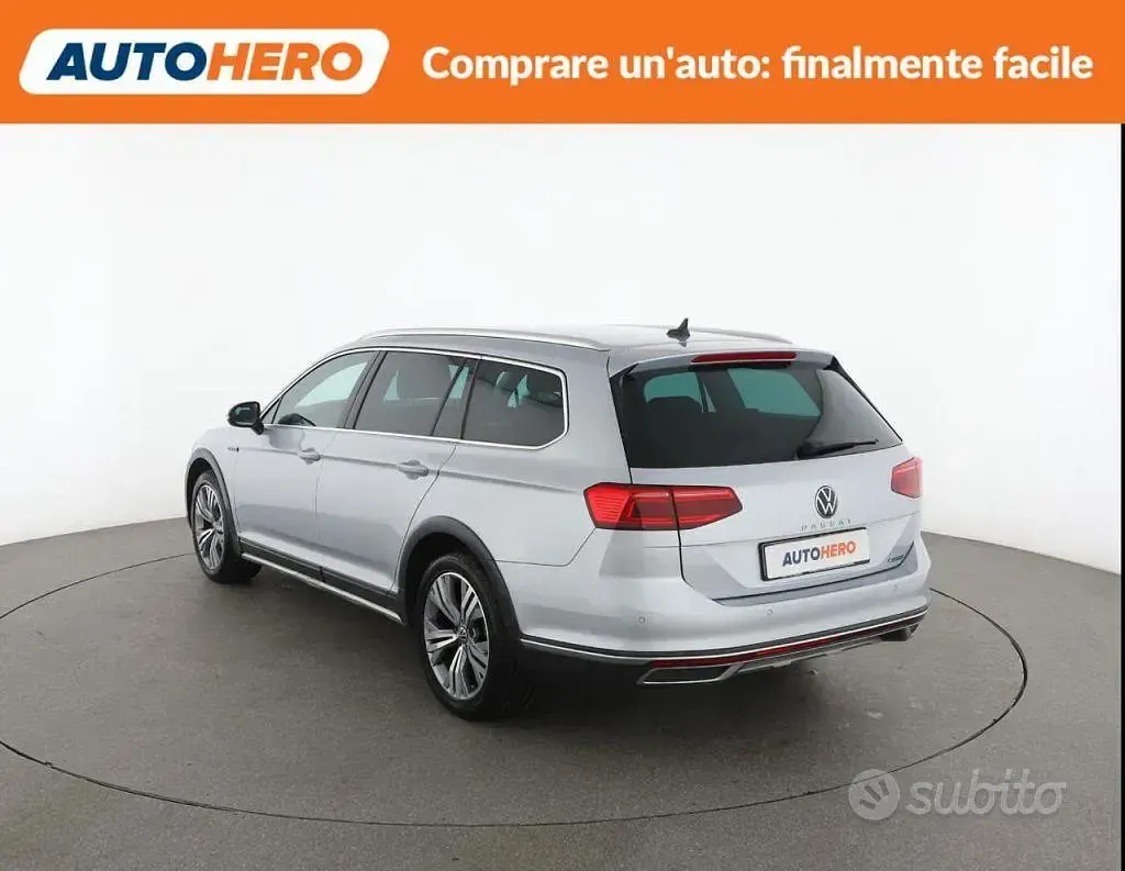 Usata VW Passat 200 CV (147 kW) 2022 Grigio Station wagon