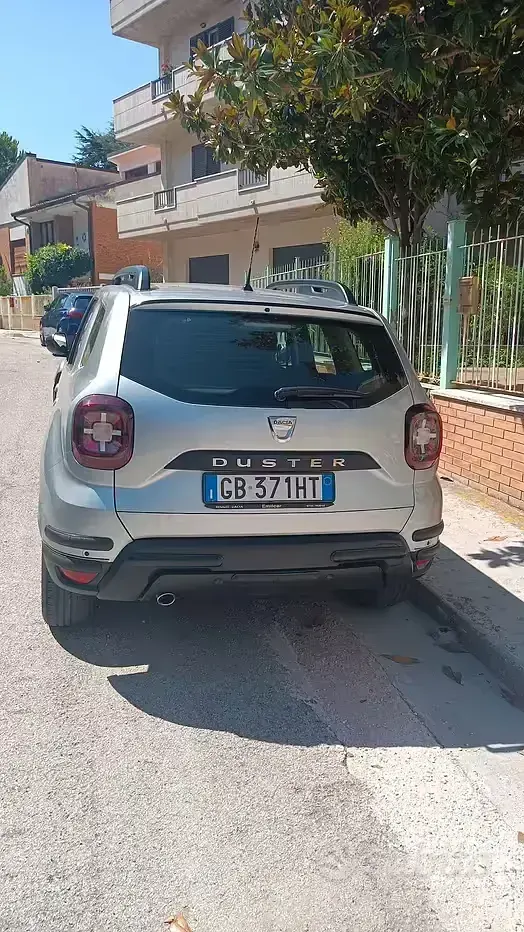 Usata Dacia Duster Comfort 101 CV (74 kW) 2020 Grigio SUV