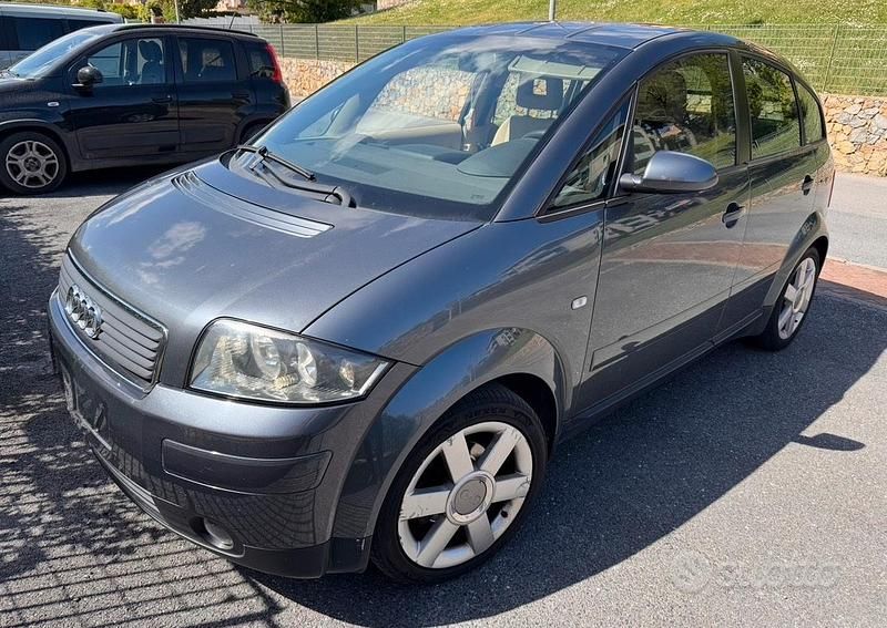 Usata Audi A2 75 CV (55 kW) 2004 Grigio Utilitaria