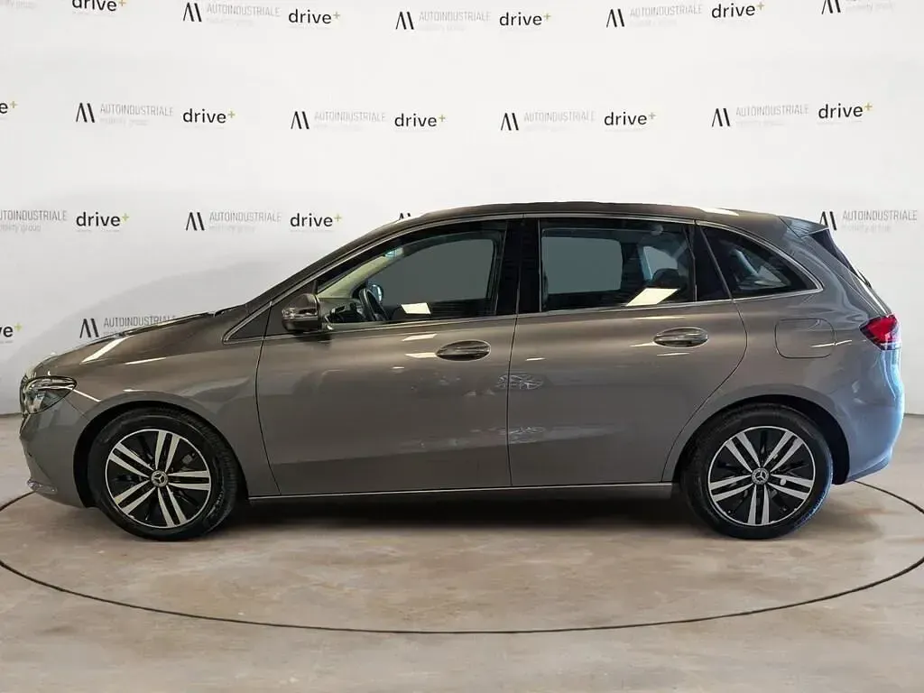 Usata Mercedes B180 116 CV (85 kW) 2022 Grigio Utilitaria