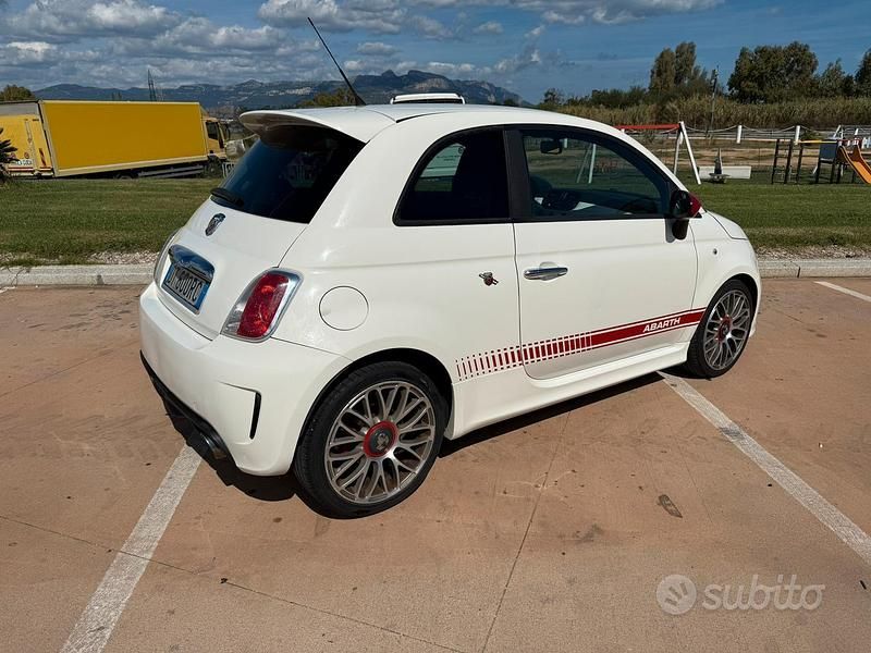 Usata Abarth 500 135 CV (99 kW) 2009 Bianco Utilitaria