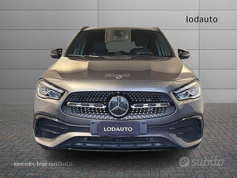 Usata Mercedes GLA200 Premium 150 CV (110 kW) 2021 Grigio SUV