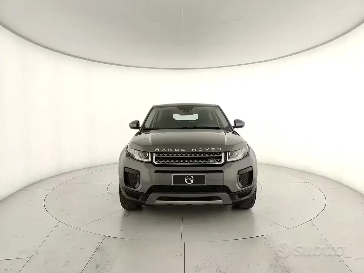 Usata Land Rover Range Rover evoque HSE Dynamic 150 CV (110 kW) 2019 Grigio scuro SUV