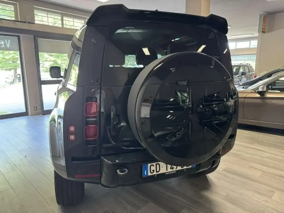 Usata Land Rover Defender HSE Dynamic 200 CV (147 kW) 2021 Nero SUV