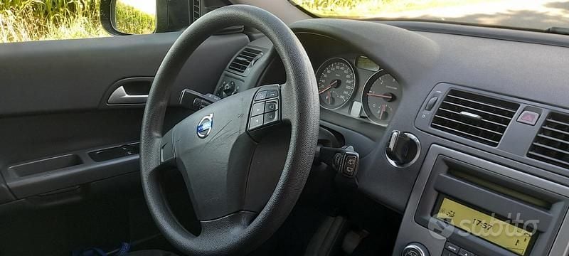 Usata Volvo C30 109 CV (80 kW) 2009 Nero Utilitaria