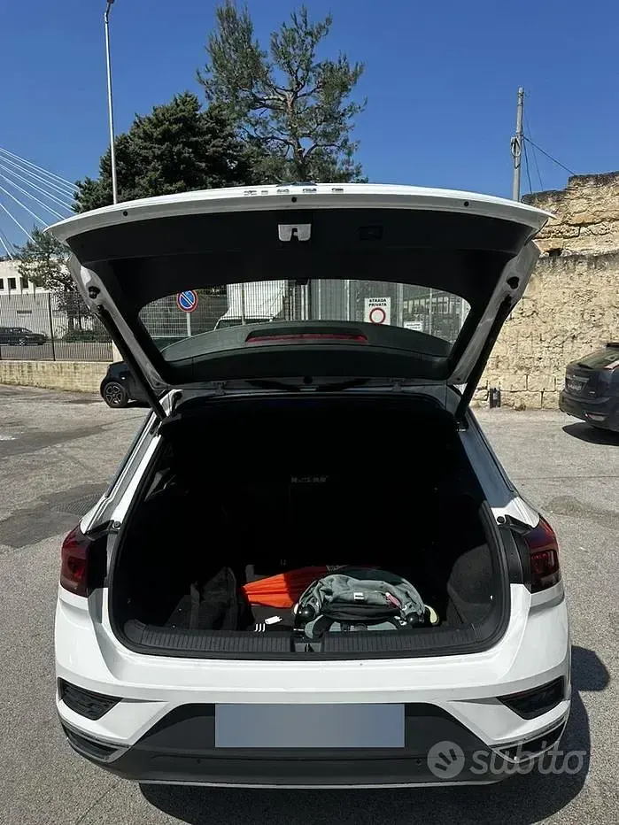 Usata VW T-Roc 150 CV (110 kW) 2019 Bianco SUV