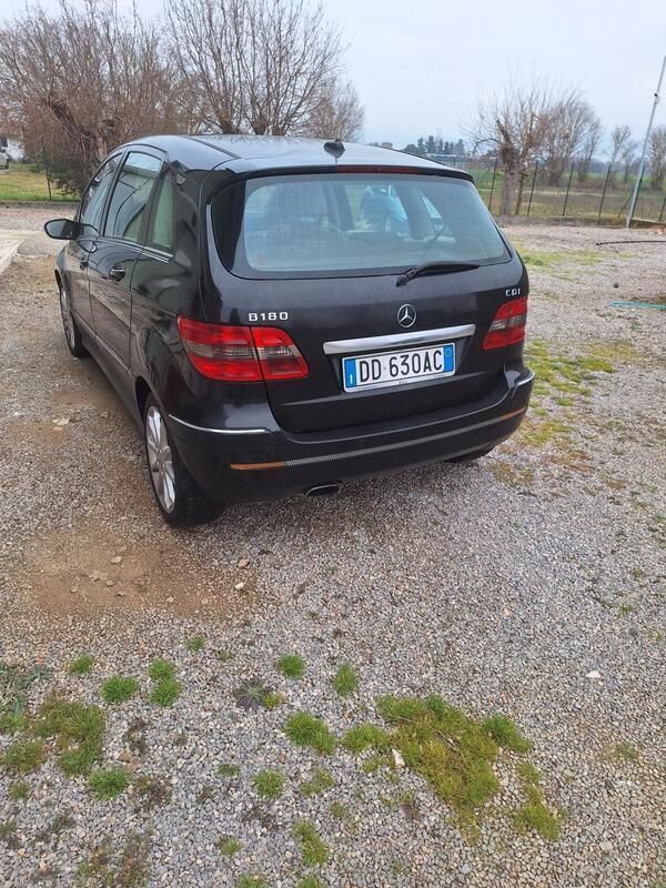 Usata Mercedes B180 109 CV (80 kW) 2006 Nero Monovolume