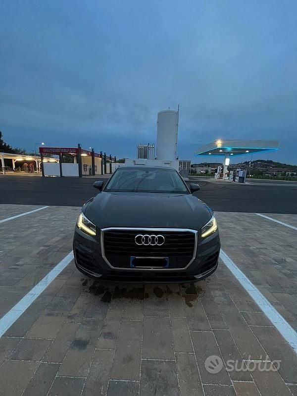 Gebraucht Audi Q2 Design 116 PS (85 kW) 2017 Grau SUV