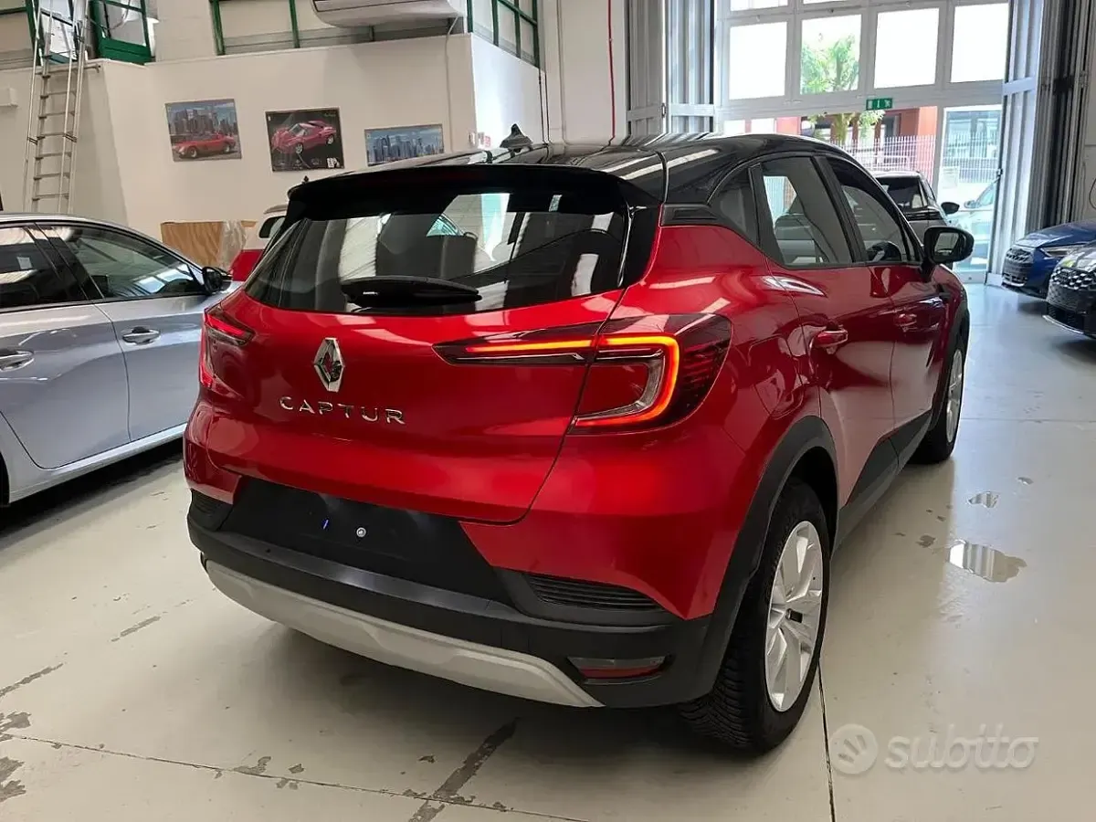 Usata Renault Captur Equilibre 91 CV (66 kW) 2022 Rosso SUV