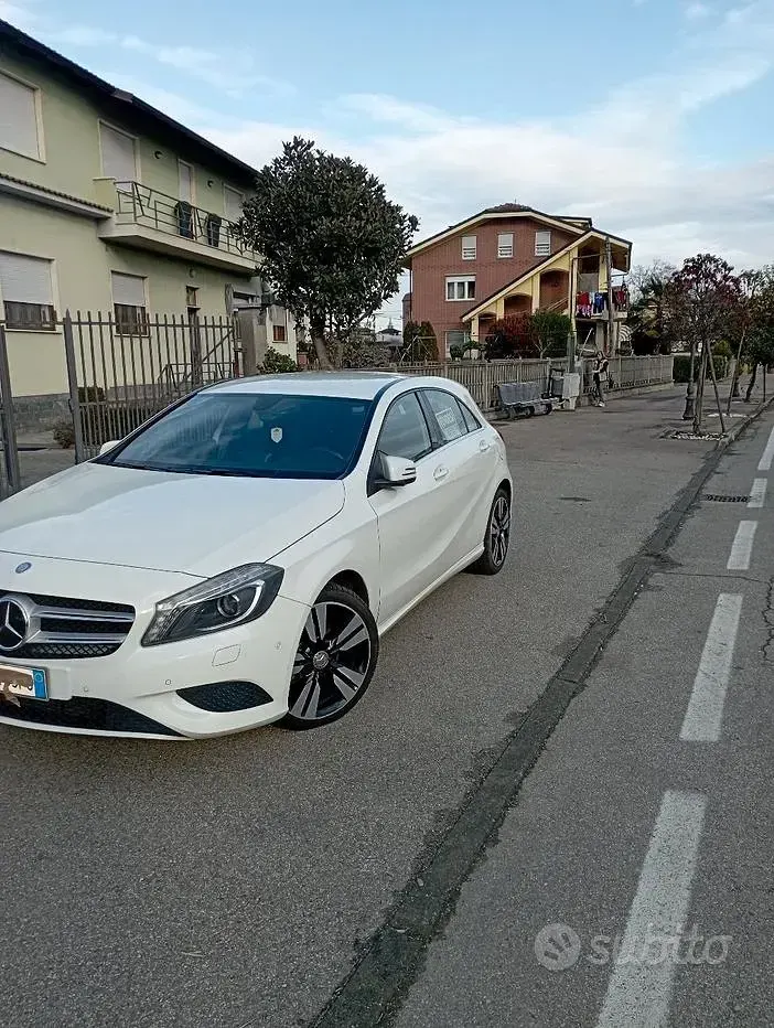 Usata Mercedes A180 106 CV (77 kW) 2013 Bianco Utilitaria