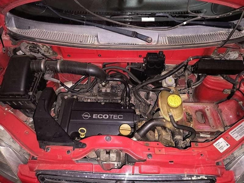 Usata Opel Agila 75 CV (55 kW) 2002 Utilitaria