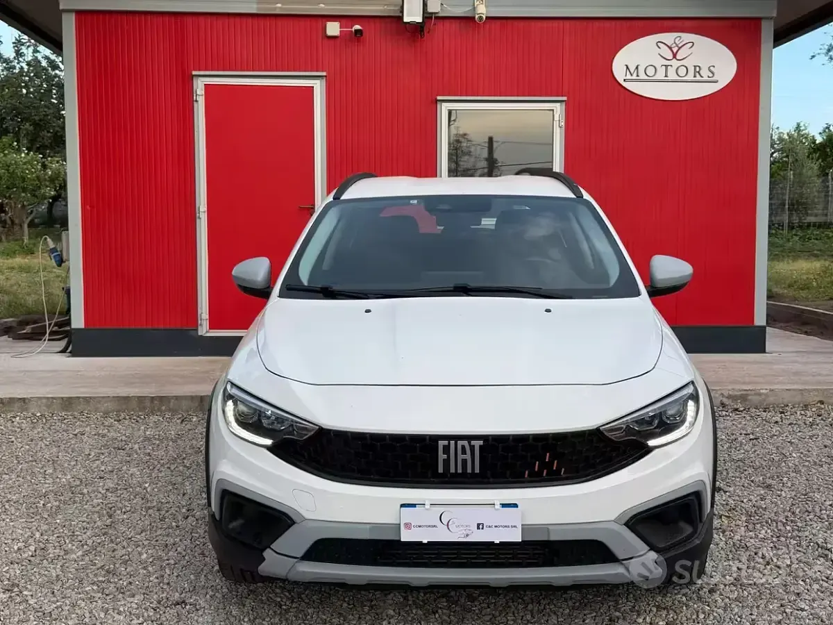 Usata Fiat Tipo Cross 131 CV (96 kW) 2023 Bianco Berlina