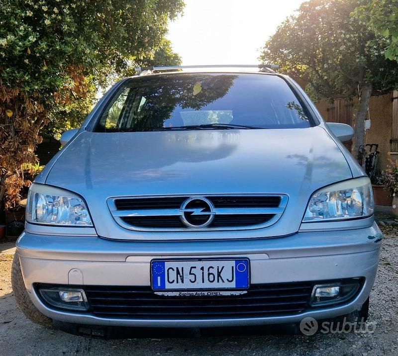 Usata Opel Zafira 125 CV (91 kW) 2004 Grigio Monovolume