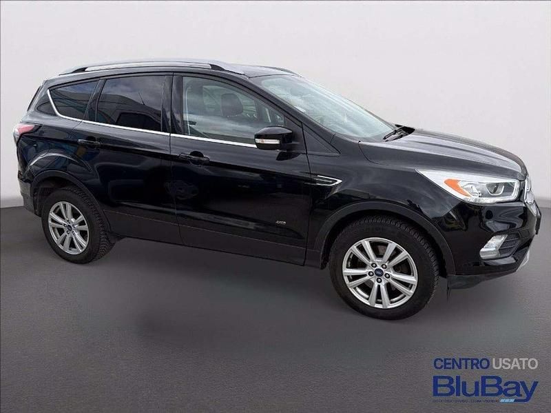 Usata Ford Kuga Titanium 150 CV (110 kW) 2017 Nero SUV