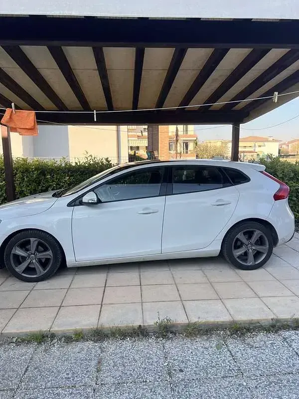 Brugt Volvo V40 Business Edition 114 HK (83 kW) 2013 Hvid Sedan