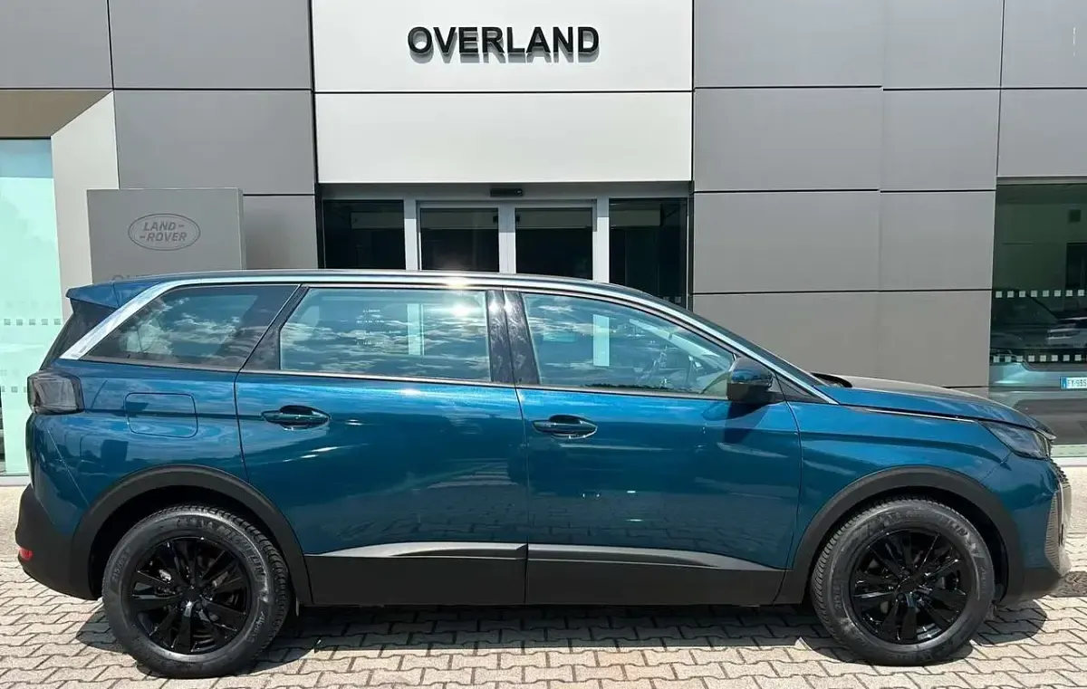 Usata Peugeot 5008 Allure 131 CV (96 kW) 2021 Blu/azzurro SUV