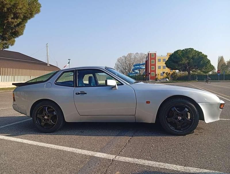 Usata Porsche 944 163 CV (119 kW) 1982 Argento Coupé
