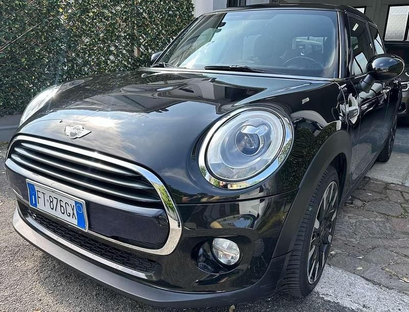 Usata Mini Cooper D 116 CV (85 kW) 2018 Nero Utilitaria