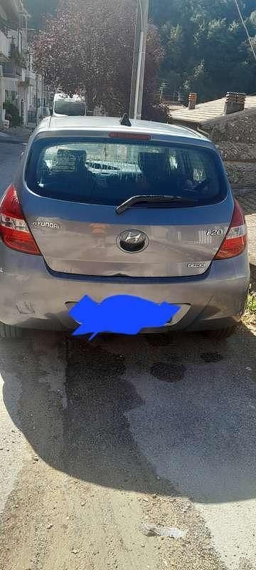 Grigio Usata 2010 Hyundai i20 Premium Due volumi | 2500 € (Molto cara) - Immagine 1/4
