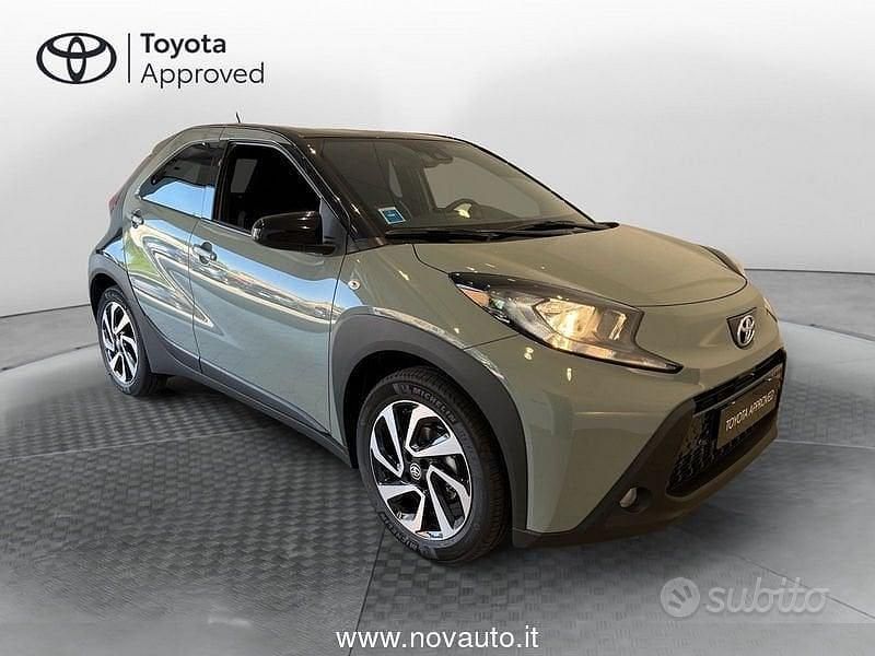 Nuova Toyota Aygo X Trend 72 CV (52 kW) 2025 Verde SUV