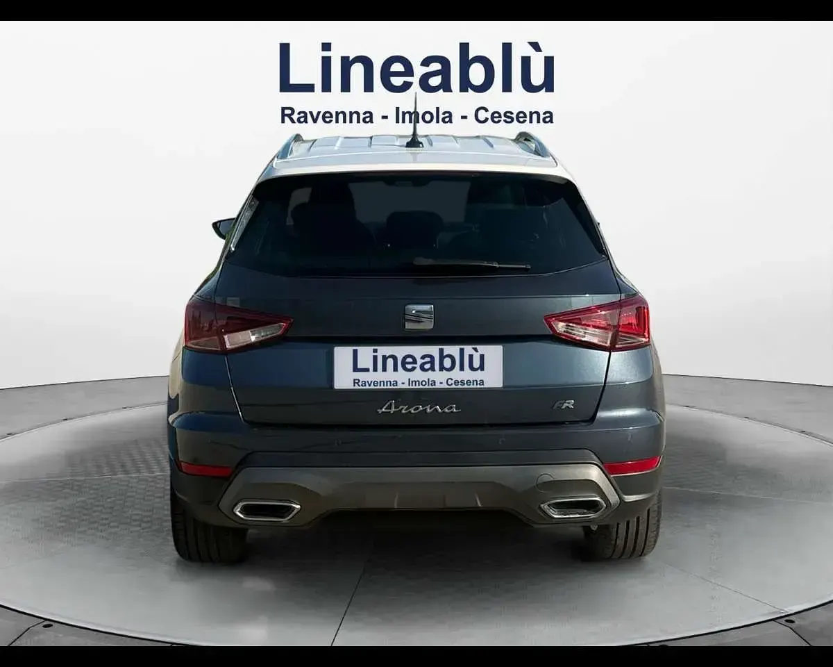 Usata Seat Arona Xperience 110 CV (80 kW) 2023 Grigio metalizzato scuro SUV