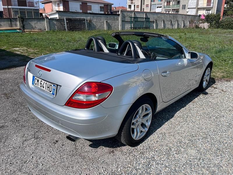 Usata Mercedes SLK200 192 CV (141 kW) 2004 Grigio Cabrio