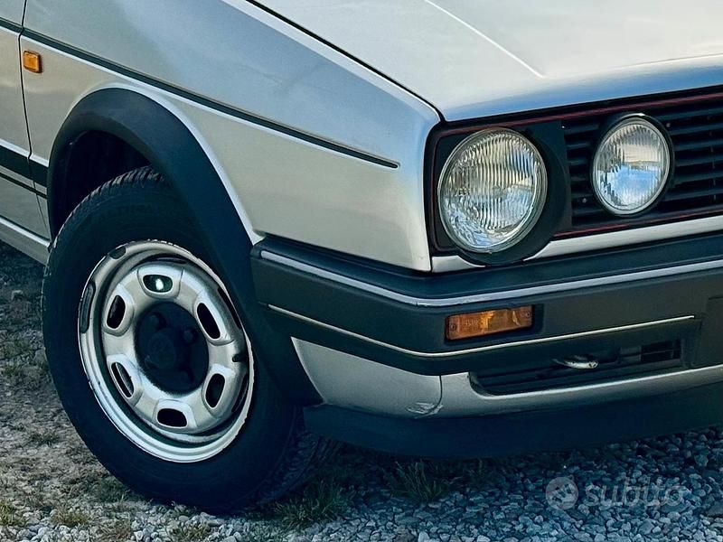 Usata VW Golf II Sport 54 CV (39 kW) 1985 Grigio Utilitaria