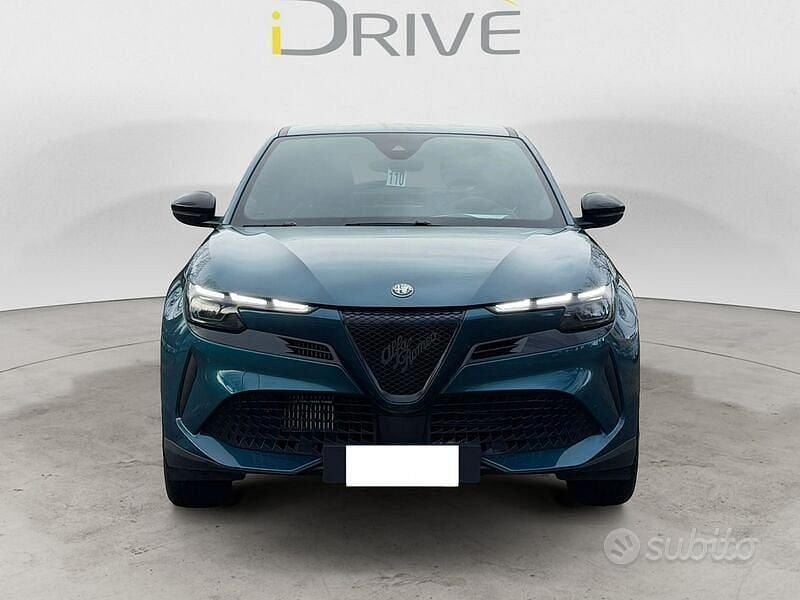 Usata Alfa Romeo Junior 145 CV (106 kW) 2025 Blu/azzurro SUV
