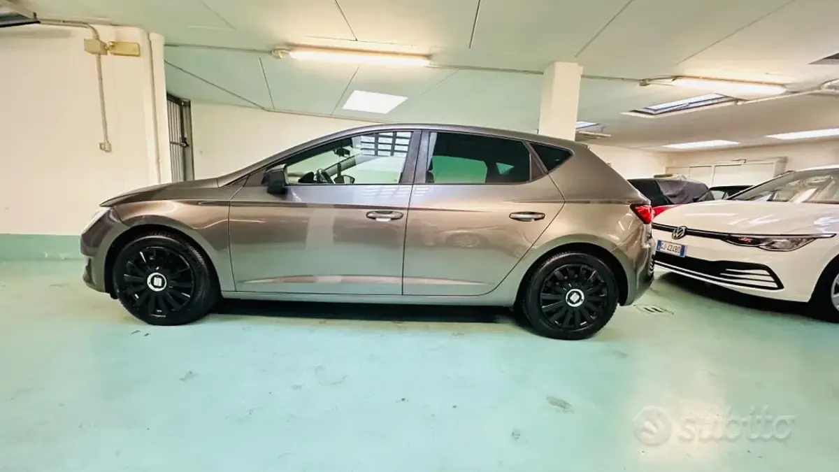 Usata Seat Leon FR 150 CV (110 kW) 2015 Grigio Berlina