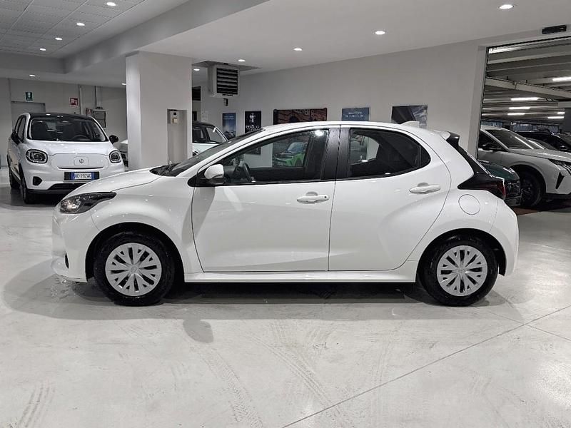 Usata Toyota Yaris Hybrid Active 116 CV (85 kW) 2025 Bianco Utilitaria