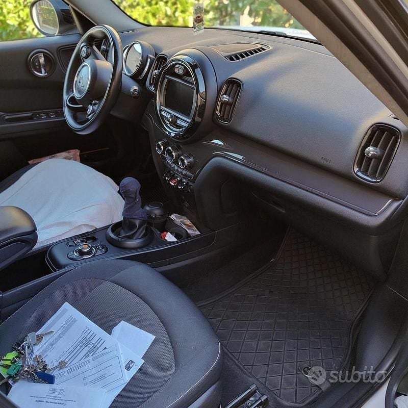 Begagnad Mini Countryman 116 HK (85 kW) 2020 Vit SUV