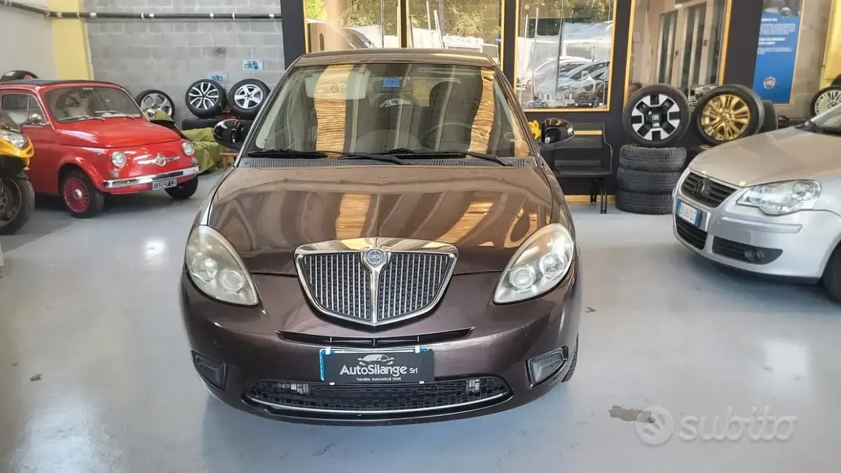 Usata Lancia Ypsilon 69 CV (50 kW) 2011 Marrone Utilitaria