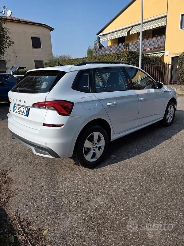 Usata Skoda Kamiq Ambition 110 CV (80 kW) 2022 Bianco SUV