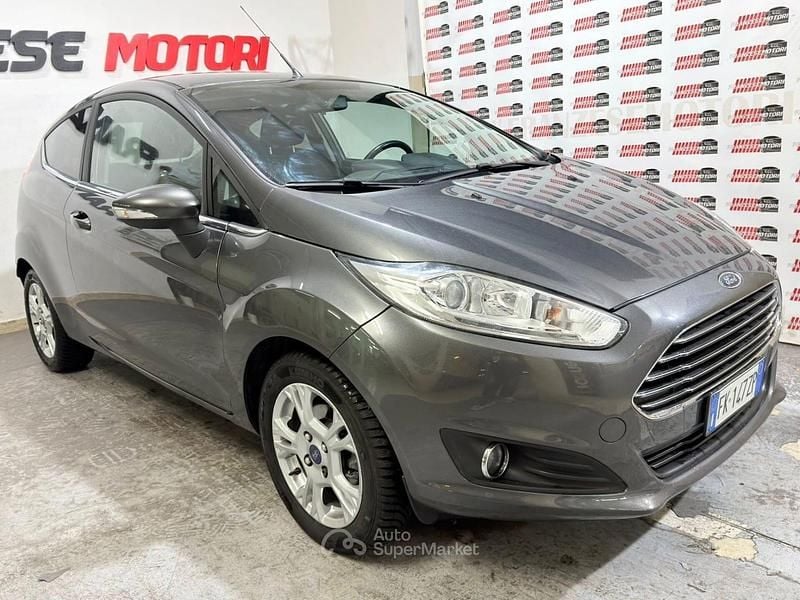 Grigio Usata 2017 Ford Fiesta Titanium Berlina | 6490 € (Super prezzo) - Immagine 1/4
