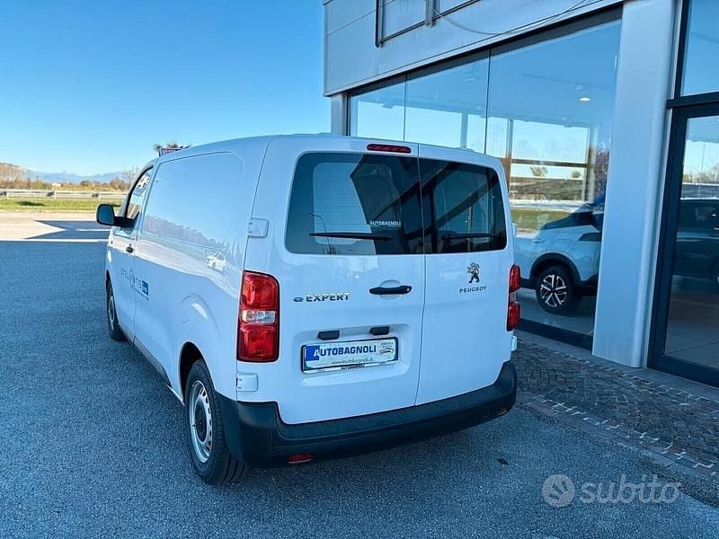 Usata Peugeot e-Expert Premium 100 kW (136 CV) 2024 Bianco Furgone