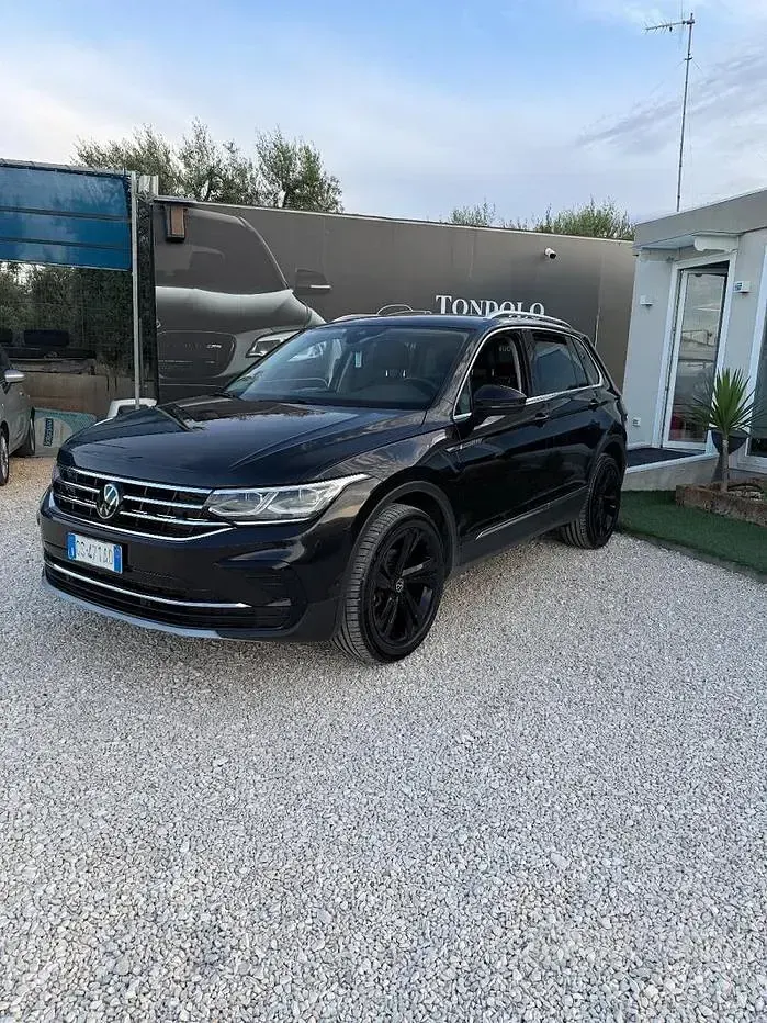 Usata VW Tiguan 110 CV (80 kW) 2024 Nero SUV