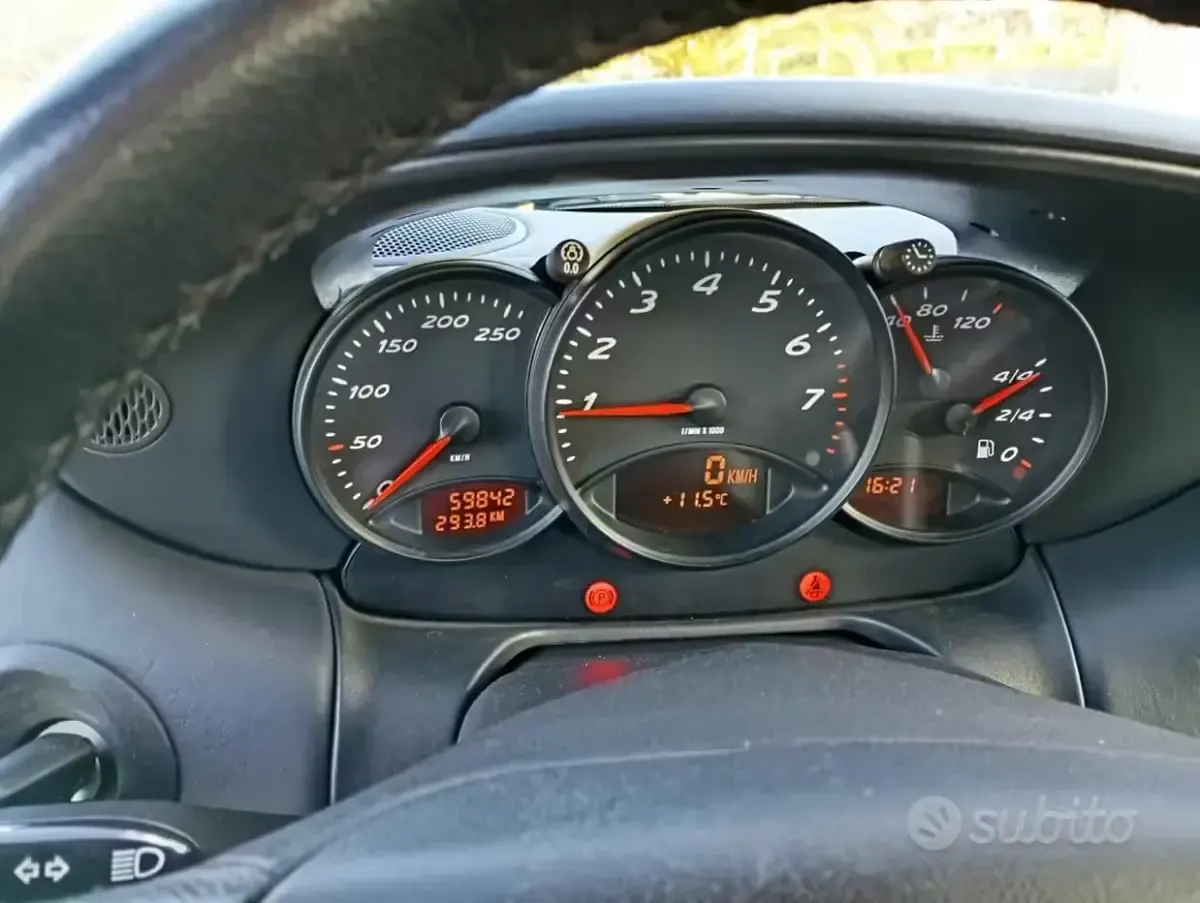 Second-hand Porsche Boxster 204 CP (150 kW) 1997 Albastru Cabrio