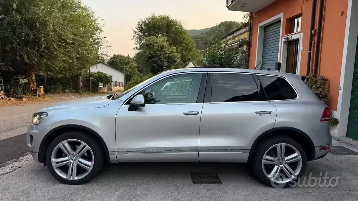 Usata VW Touareg Executive 262 CV (192 kW) 2017 Grigio SUV